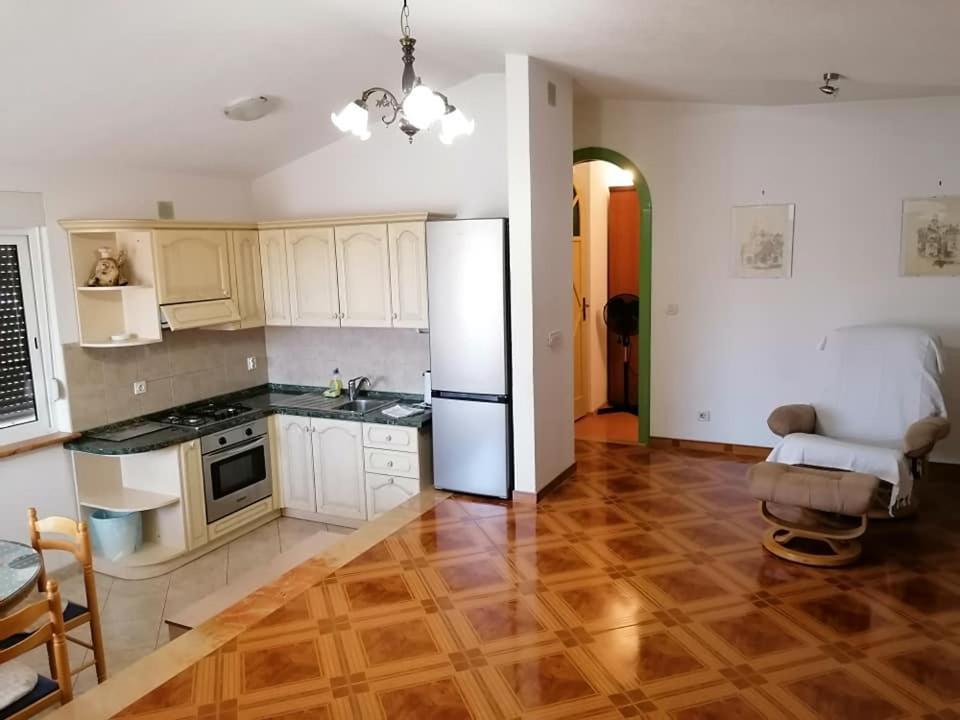Apartamento Pacho Baška Voda Exterior foto